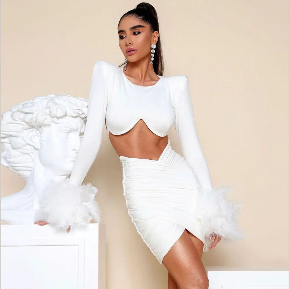 Feather Embrace - YourWorldFashion
